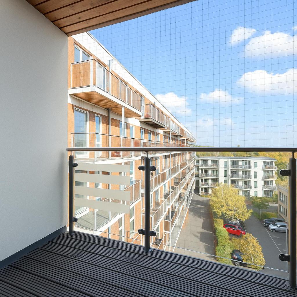 Well-connected East Flat - Near Shops & Transport * London